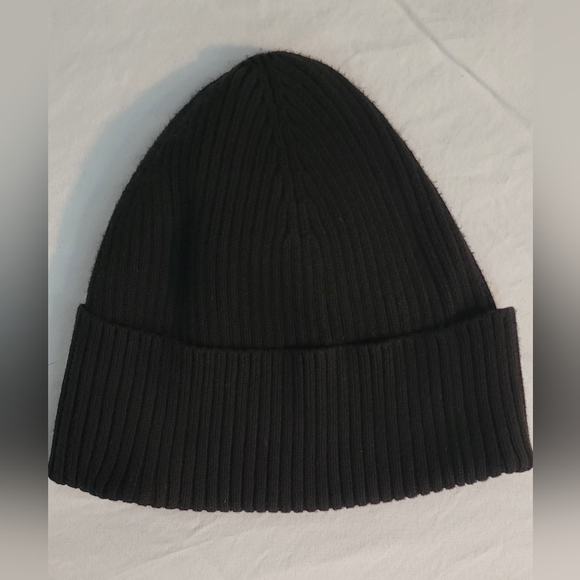 Ribbed knit hat - Picture 3 of 9